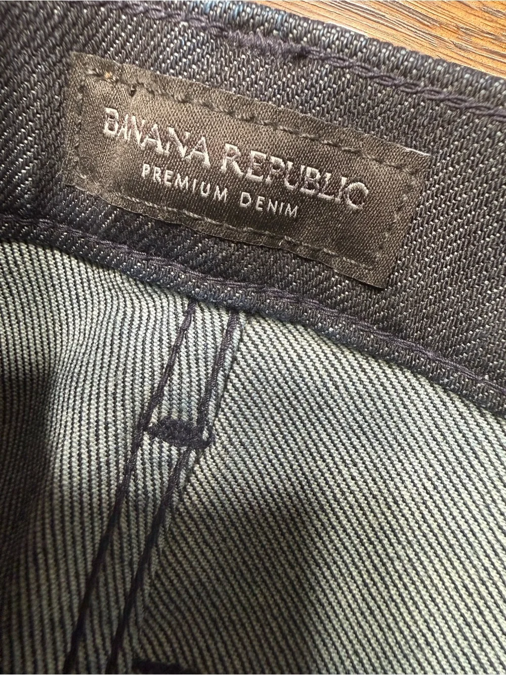 NWT Banana Republic women’s Dark Blue High Rise Skinny Ankle Jeans size 25 .